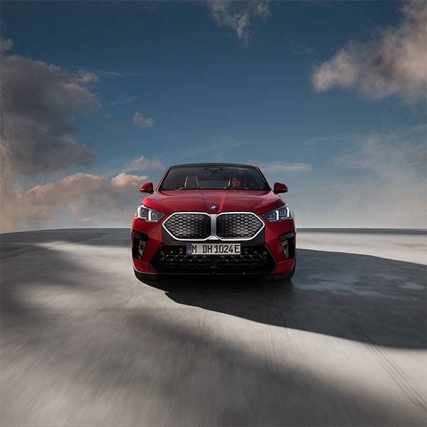 Fahrzeug eintauschen und Vorzugsleasing sichern BMW iX2 ab CHF 379.–/Monat¹