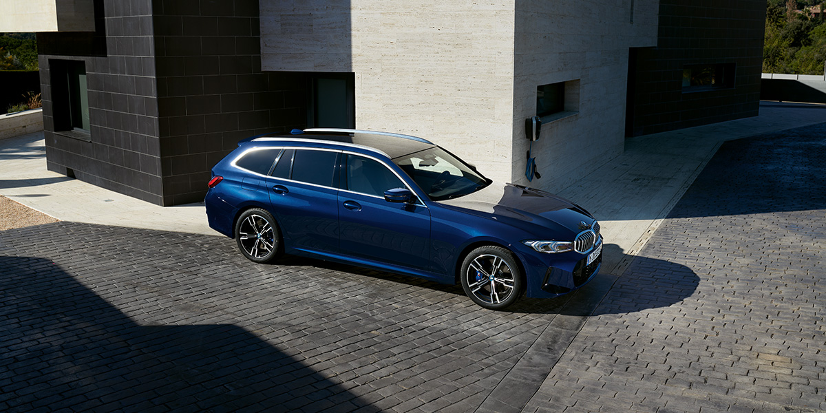 BMW 330e xDrive Touring 